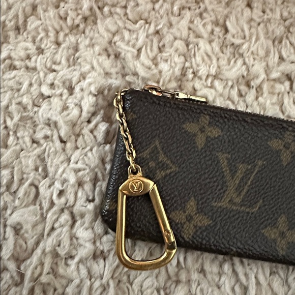 Louis Vuitton Black and Gold Monogram Cles - Picture 2 of 8